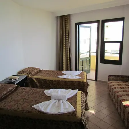 Hotel Gold Twins Family 3*