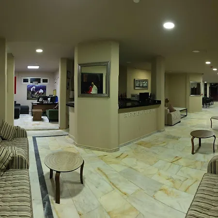 Hotel Gold Twins Family