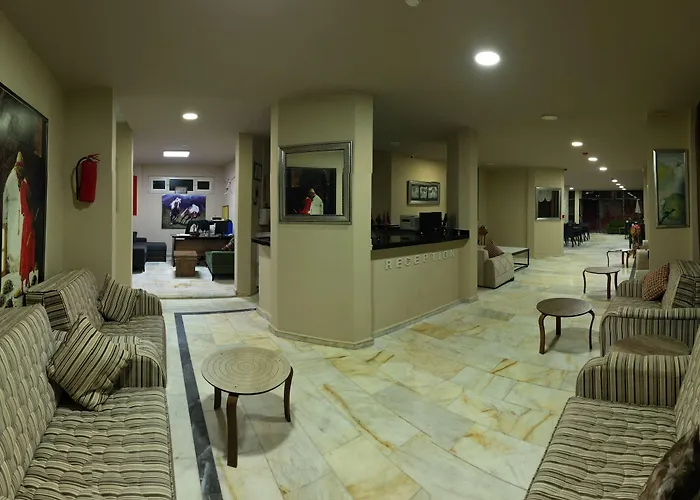 Hotel Gold Twins Family