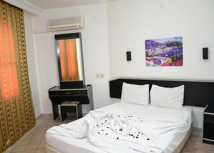 Gold Twins Family 3* Alanya