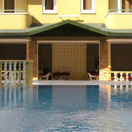 Gold Twins Family Hotel