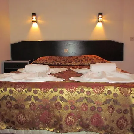 Gold Twins Family 3* Alanya