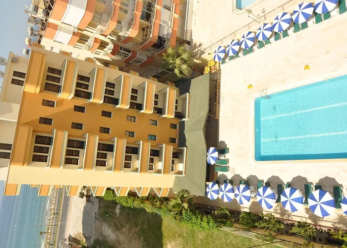 Hotel Gold Twins Family