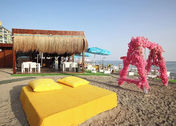 Gold Twins Family 3*