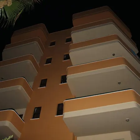 Otel Gold Twins Family 3*