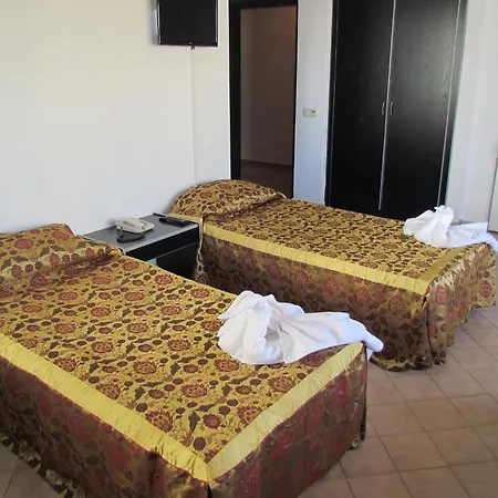 Gold Twins Family Otel 3*