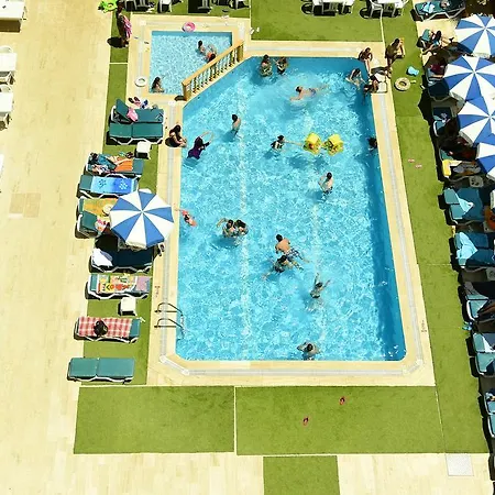 Gold Twins Family Otel 3*